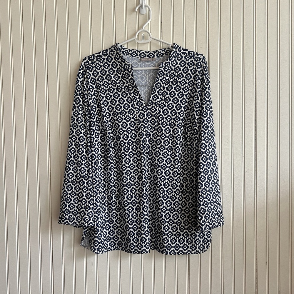 Ellie Kai Nylon Spandex‎ V neck pullover Blouse